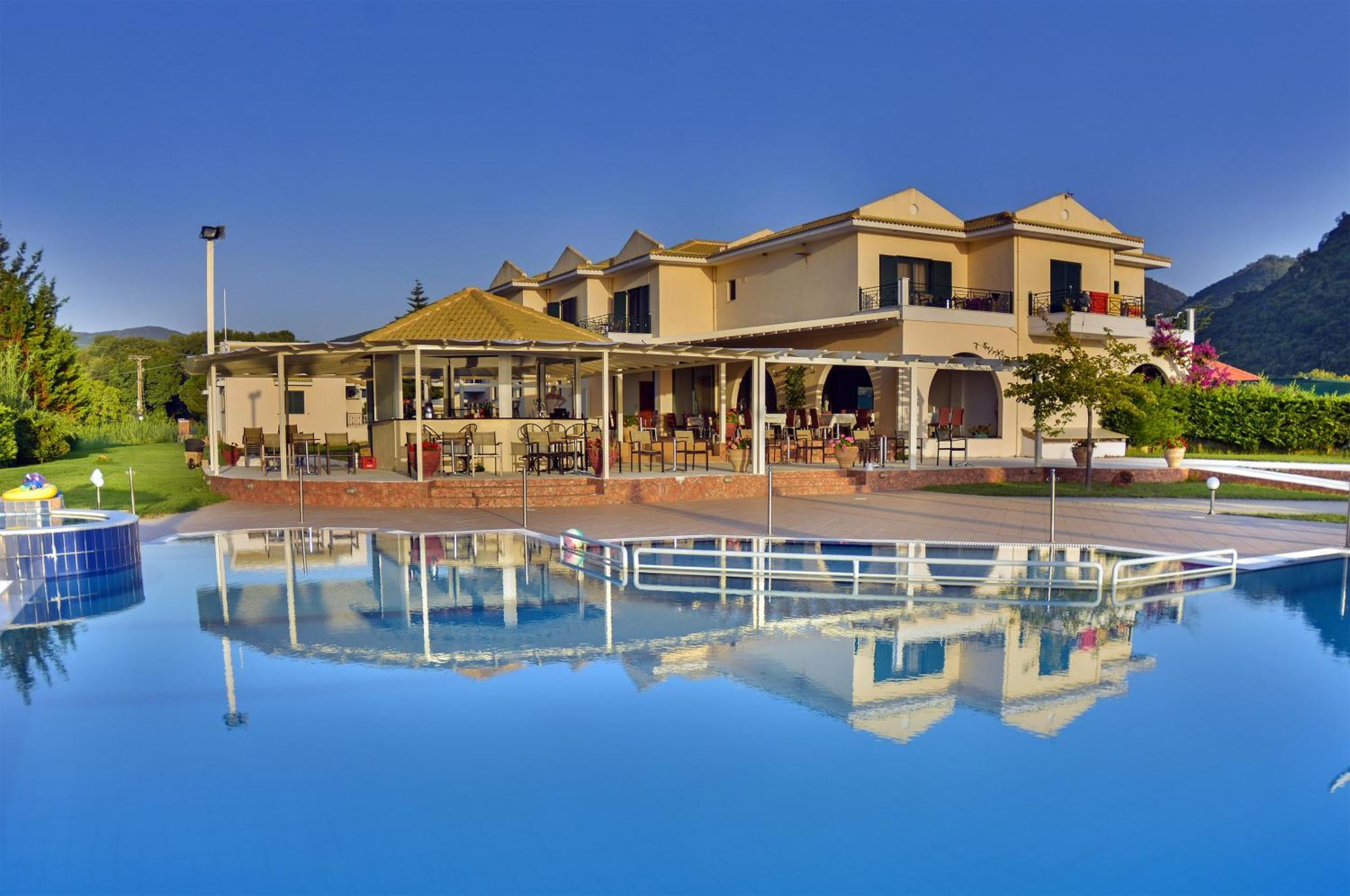 Coralli Hotel Perdika  Exterior foto