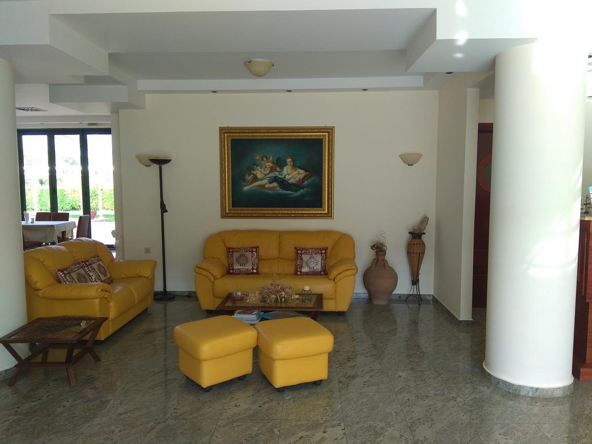 Coralli Hotel Perdika  Exterior foto